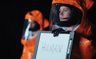 Extrait de Premier Contact, de Denis Villeneuve, avec Amy Adams.