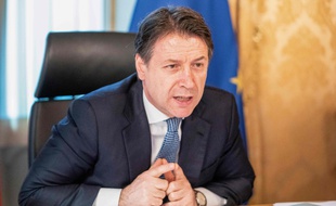 Giuseppe Conte dans son bureau à Rome ce jeudi.