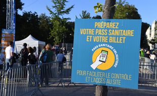 Le contrôle du Pass sanitaire à l'entrée d'un festival de musique en Isère, le 11 septembre 2021 (illustration).