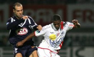 Nancy a fêté de belle manière ses 40 ans, sous les yeux de Michel Platini, en obtenant face à Bordeaux (1-0) un 10e succès (pour un nul) toutes compétitions confondues à Marcel-Picot, gardant ainsi la cadence derrière Lyon, samedi en match avancé de la 13e journée de L1.