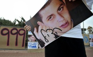 Cela fait mille jours que Noam Shalit n'a pas revu son fils Gilad enlevé par un commando palestinien: il ne masque pas son amertume alors que l'espoir s'amenuise de le voir bientôt libre.