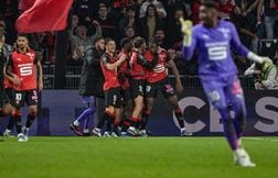 EN DIRECT Rennes - OL : C'est dingue, Lyon s'effondre totalement à 10 contre 11, et le joker Meïté est « on fire »...