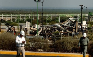 Le bilan de l'accident dans une usine de gaz du nord du Mexique appartenant à l'entreprise pétrolière mexicaine Pemex est monté mercredi à 29 morts, avec trois travailleurs toujours portés disparus, au lendemain de l'incendie déclenché selon les témoins après une très forte explosion.