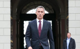Le Premier ministre travailliste norvégien Jens Stoltenberg a remis lundi la démission de son gouvernement de centre gauche qui va céder la place à une coalition de droite regroupant les conservateurs et, pour la première fois, les populistes.