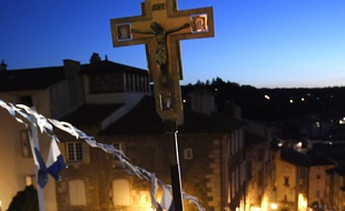 Photo d'illustration d'une croix catholique.