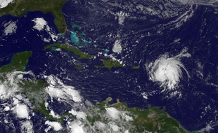 Photo satellite du cyclône Gonzalo au dessus des îles Leeward dans l'Atlantique