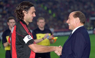 Paolo Maldini et Silvio Berlusconi, du temps de la splendeur du Milan AC.