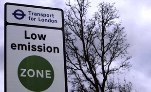 panneau marquant l'entrée dans la low emission à zone à Londres