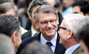 La réforme des rythmes scolaires entrera bien en vigueur à la rentrée 2013, a affirmé jeudi Vincent Peillon, apportant un nouveau démenti, après celui de l'Elysée, à un possible report de la mise en place de la semaine de 4,5 jours dans le primaire qui suscite des réticences.