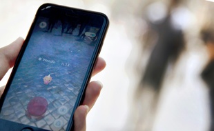 Le jeu de chasse virtuel Pokemon Go (photo d'illustration)