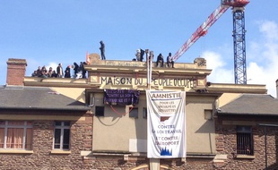 Des occupants sont montés sur le toit de la salle de la Cité à Rennes.