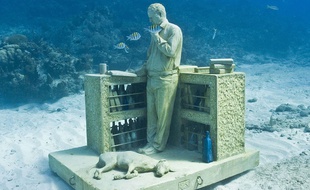 L'une des œuvres les plus connues de Jason deCaires Taylor exposée à Cancun.