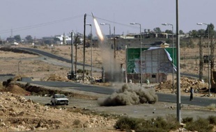 Le calme semblait revenu mardi dans l'ancien bastion kadhafiste de Bani Walid mais la confusion régnait toujours sur l'origine des violences qui ont fait cinq morts la veille et ont été attribuées par des responsables locaux à des partisans de l'ancien régime libyen