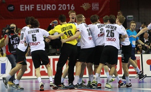 La joie des Allemands, sacrés champions d'Europe de handball le 31 janvier 2016 en Pologne.