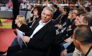 Le torchon brûle entre la CGT et la CFDT dont le numéro un Laurent Berger s'est insurgé mardi contre les "insultes" lancées par des militants cégétistes à l'encontre de son syndicat et a refusé de défiler le 1er mai avec le nouveau leader de la CGT Thierry Lepaon, sur fond de désaccord sur l'accord emploi.