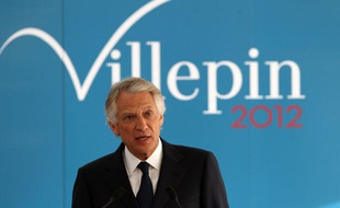 Dominique de Villepin, ancien Premier ministre, candidat de République Solidaire à la présidentielle, lors d'une conférence de presse à propos de son équipe de campagne, le 16 janvier 2012 à Paris.