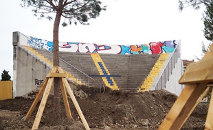 L’angle Est de la tribune Sud de l'ancien stade du Ray va être intégré au parc