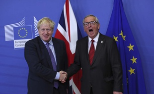 Boris Johnson et Jean-Claude Juncker, ce jeudi, à Bruxelles.