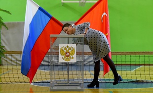 Les urnes sont en place, ici à Saint-Petersbourg.