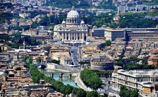 Le torchon brûle entre le Vatican et l'administration Obama: en pleine campagne électorale, le pape Benoît XVI a fustigé les plans du président américain de rembourser la contraception et la pilule abortive, appelant les catholiques à se mobiliser contre eux.