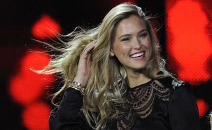 Bar Refaeli lors du concours de Miss Ukraine, le 31 mars 2012.