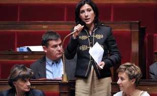 La députée socialiste Sandrine Mazetier, l'une des signataires de l'audit parlementaire sur la politique d'immigration française rendu public le 11 mai 2011, s'exprime ici le 29 septembre 2010 à l'Assemblée nationale.
