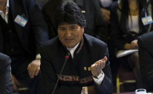 Le président bolivien Evo Morales a affirmé samedi que les services de renseignement des Etats-Unis avaient eu accès aux courriers électroniques des "plus hautes autorités" de Bolivie.