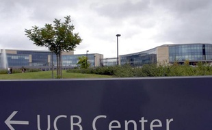 Deux "filles Distilbène", exposées pendant la grossesse de leur mère à cette molécule nocive, ont demandé jeudi au tribunal de Nanterre de condamner le laboratoire UCB Pharma qui a commercialisé ce médicament, interdit aux femmes enceintes depuis 1977.