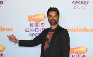 L'acteur John Stamos aux Kids Choice Awards.