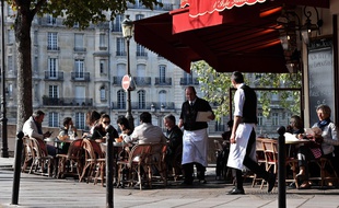 Une terrasse parisienne en octobre 2016 (photo d'illustration)