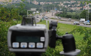 Illustration: Contrôle de vitesse sur une route française en 2012.