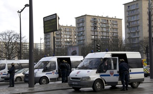 Les CRS porte de Vincennes à Paris, en janvier 2015.