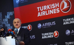 La compagnie aérienne turque Turkish Airlines (THY) a officiellement signé mercredi à Istanbul avec le constructeur européen Airbus le contrat pour l'achat ferme de 82 appareils de la famille A320 et 35 en option, l'occasion pour l'avionneur européen d'annoncer une augmentation de ses investissements en Turquie.