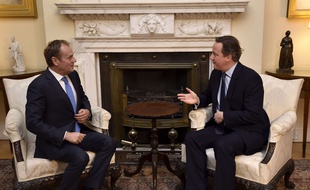 Donald Tusk, le président du conseil européen (à gauche) s'est entretenu avec David Cameron, Premier ministre britannique, dimanche 31 janvier 2016 au 10 Downing Street.
