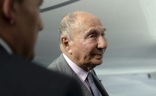 Le PDG du groupe Dassault à Mérignac, en Gironde, le 2 juin 2015