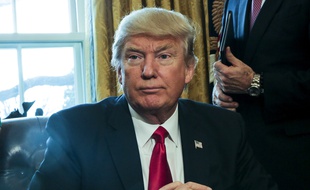 Donald Trump dans le bureau ovale de la Maison Blanche, le 3 février 2017.