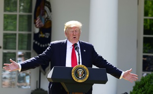 Donald Trump annonce que les Etats-Unis vont quitter l'accord de Paris depuis la Maison Blanche, le 1er juin 2017.