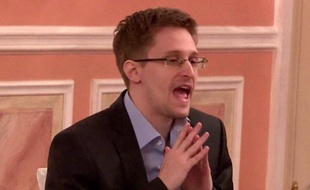 Edward Snowden dans la première vidéo publiée depuis la Russie, le 12 octobre 2013.
