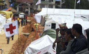 Un camp de la Croix Rouge à Chautara au Népal, le 14 mai 2015