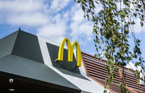 Un employé McDo viré parce qu’il suait trop des mains