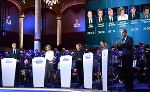 Le plateau du deuxième débat de la primaire de droite, le 3 novembre 2016 à Paris, salle Wagram.