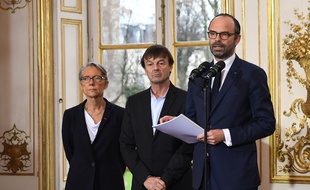 Edouard Philippe a reçu le rapport ce mercredi midi/ AFP PHOTO / ALAIN JOCARD