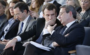 Emmanuel Macron aux côtés du président d'Expo France 2025, Jean-Christophe Fromantin, ce jeudi 5 mars 2015 à la Fondation Louis-Vuitton à l'occasion de la présentation de la candidature française à l'exposition universelle de 2025.