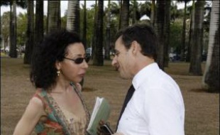 C'est un des livres les plus attendus de la rentrée, mais aussi le plus inattendu: un portrait subtil, rosse et affectueux de Nicolas Sarkozy par une star de la scène parisienne, Yasmina Reza qui, cahier en mains, a suivi sa campagne de A à Z.
