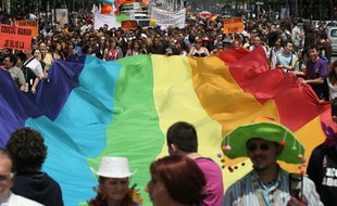 Toulouse le 14062008
Gay pride a Toulouse. Marche des fiertes des gays lesbiennes et transsexuels.
