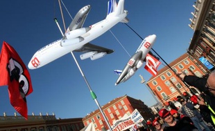 Le tribunal de grande instance de Bobigny a désigné un mandataire pour assister le comité central d'entreprise (CCE) d'Air France dans son redressement financier, ce qui lui a déjà permis d'obtenir un prêt de 7 millions d'euros, a indiqué lundi la direction du CCE à l'AFP.