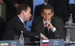 Le président français Nicolas Sarkozy et son homologue russe Dimitry Medvedev lors du sommet du G20 à Toronto le 27 juin 2010.