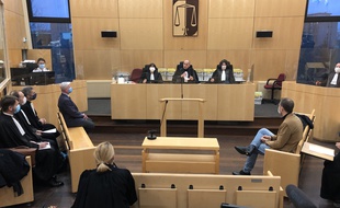 La salle d'audience du tribunal correctionnel de Rennes lors du procès des militaires de Saint-Cyr.