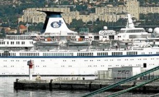 Le Princess Danae accueille 225 membres d'équipage et 720 passagers.