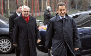 Jean-Pierre Raffarin (UMP), interrogé dimanche sur le dossier judiciaire Tapie/Crédit lyonnais, a dénoncé "une campagne orchestrée" contre Nicolas Sarkozy, laissant entendre que la justice était instrumentalisée par le camp socialiste.